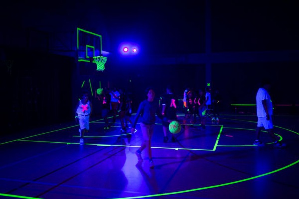 blacklight basketbal