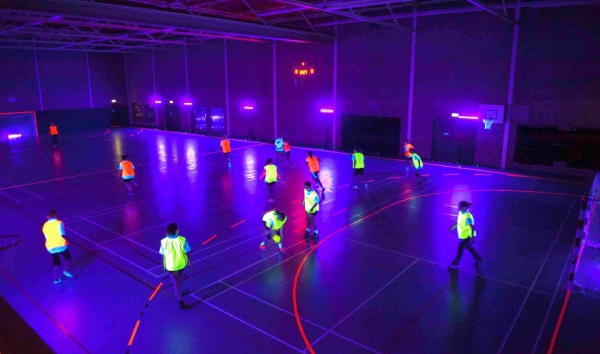 blacklight handbal